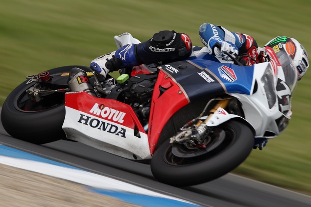 Isle of Man TT legend John McGuinness in action in the Endurance World Championship (Honda Racing)